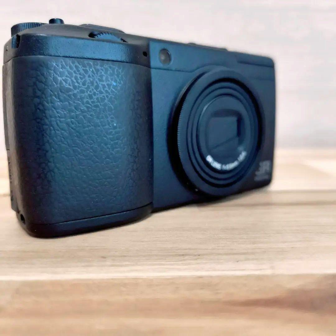 RICOH GR DIGITAL 2　コンパクトデジタルカメラ　オールドコンデジ