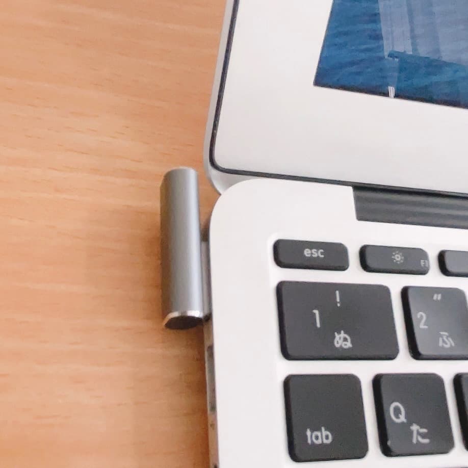 値下匿名発送 Apple MacBookAir11インチ+Magsafe磁気充電