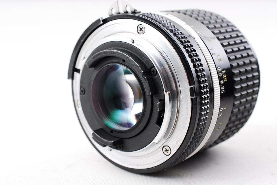 ニコン Nikon Ai-s Nikkor 28mm F2.0 MF Lens