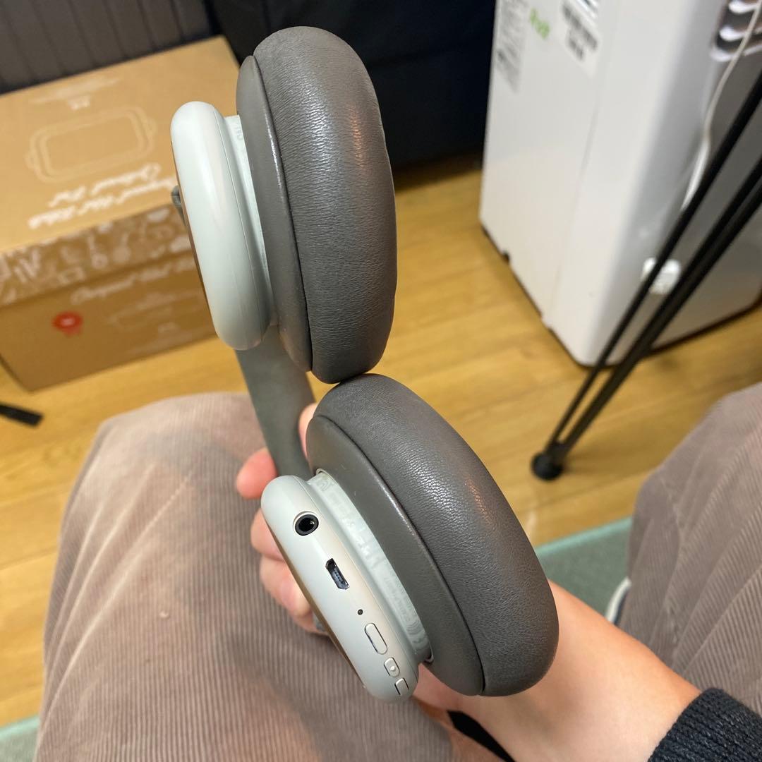 B&O ワイヤレスヘッドホン シルバー 迷彩ケース付き