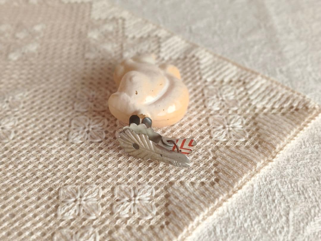 * vintage squirrel ❀ 木の実を持った リスさんオーナメント