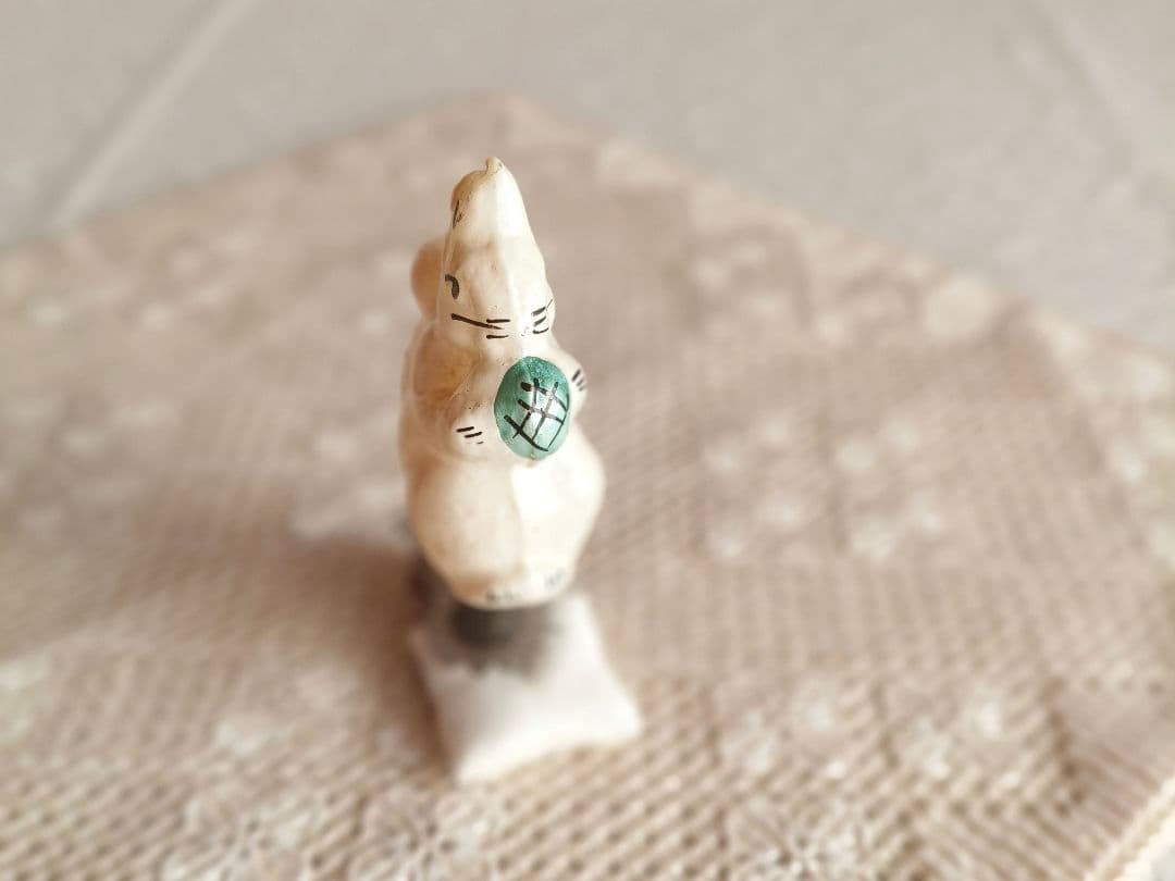 * vintage squirrel ❀ 木の実を持った リスさんオーナメント