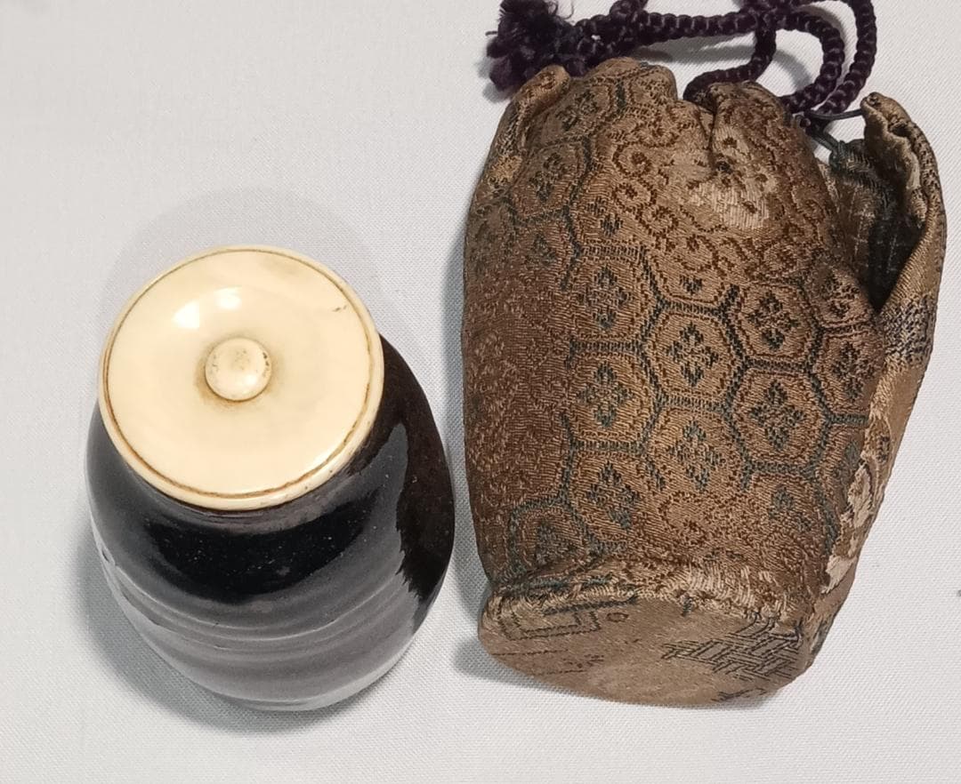 茶道具　時代物茶入　古瀬戸黒釉茶入　時代仕覆、時代箱付　骨董！！