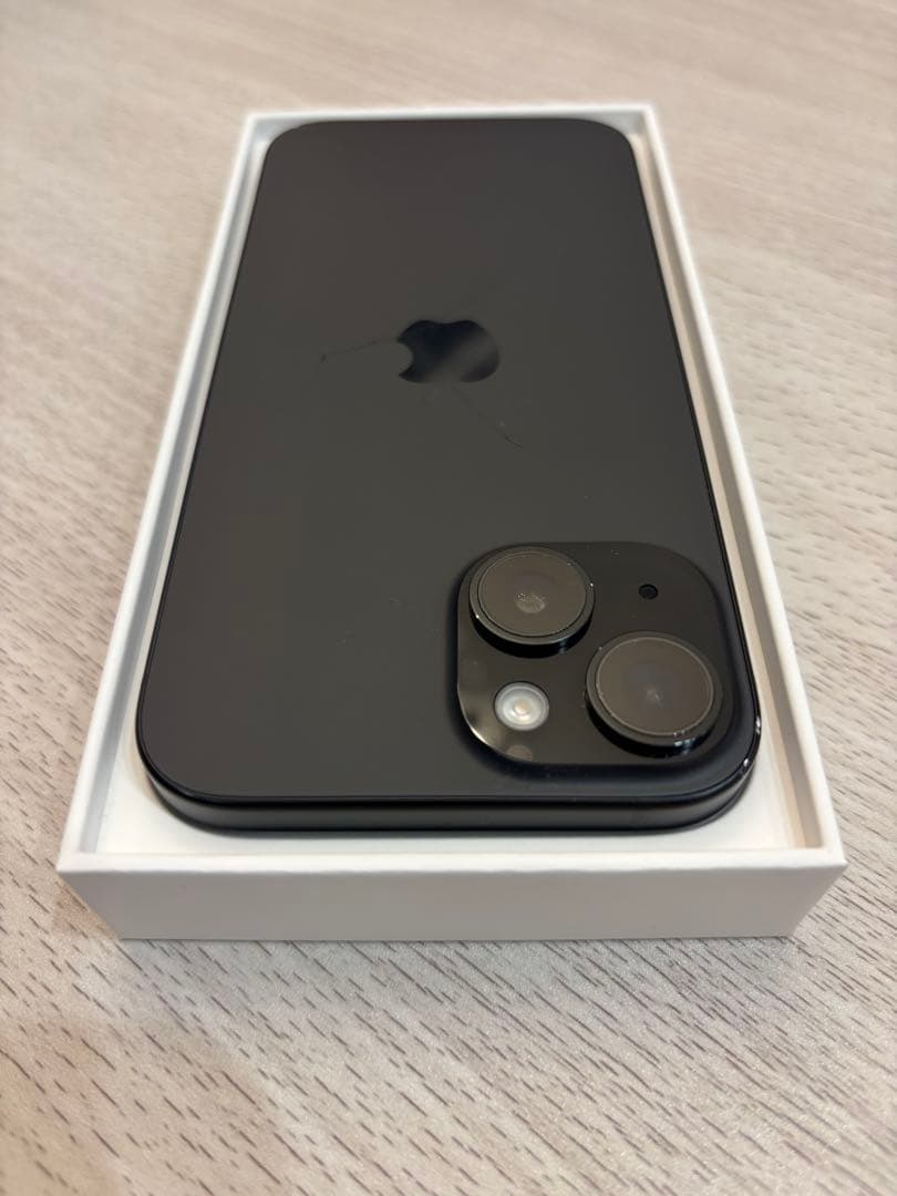 iPhone 15 ブラック 128GB 容量99% 保証あり 背面割れあり