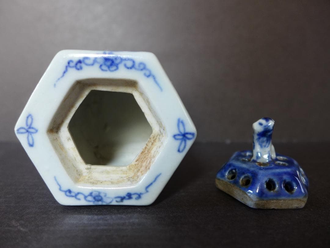 古九谷　角福陶元　小さい六角形香炉　竹絵図染付　獅子蓋　作陶墨書き桐箱　骨董