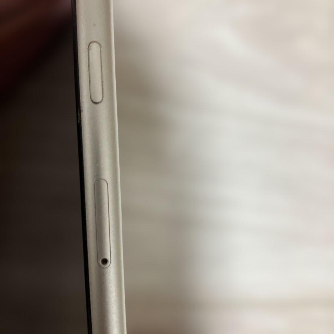 iPhone SE(第3世代) 64GB スターライト 【SIMロック解除済】