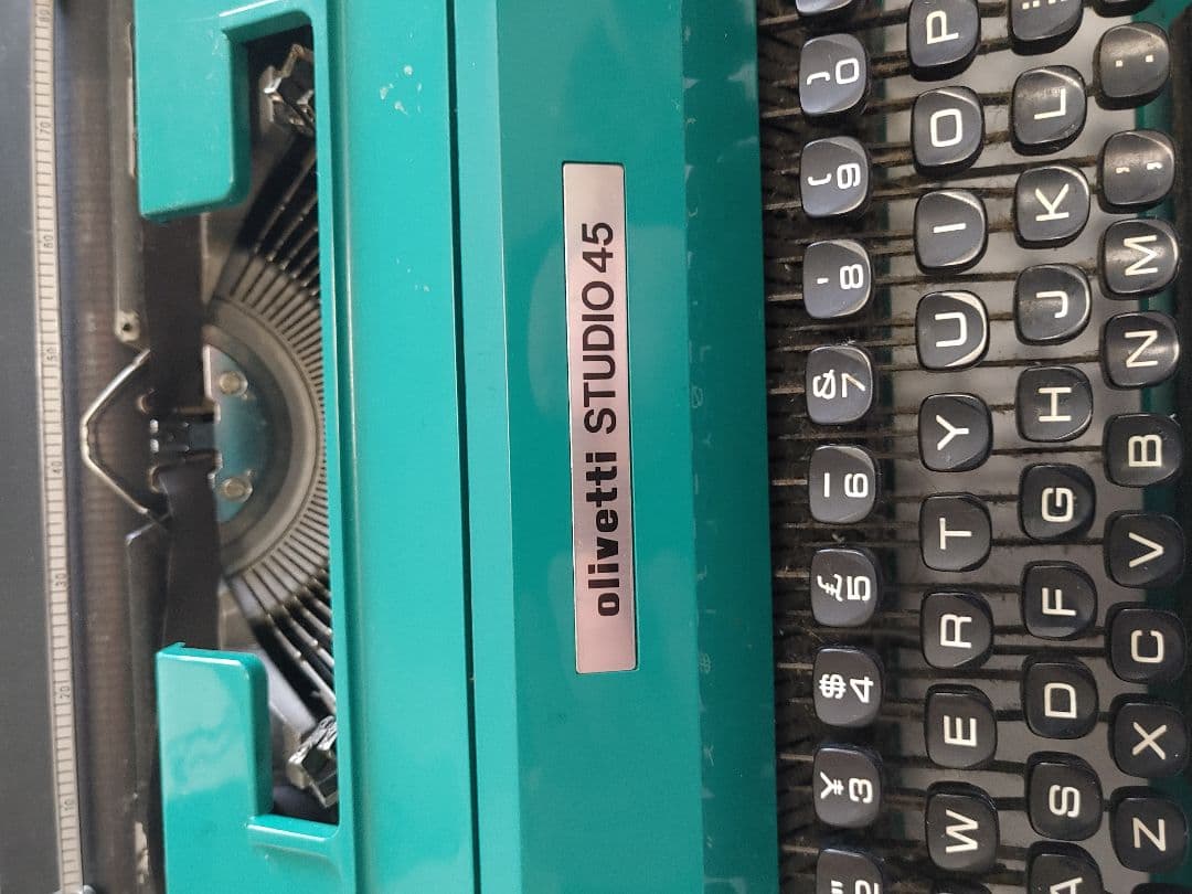 olivetti STUDIO 45  タイプライター　スペイン製