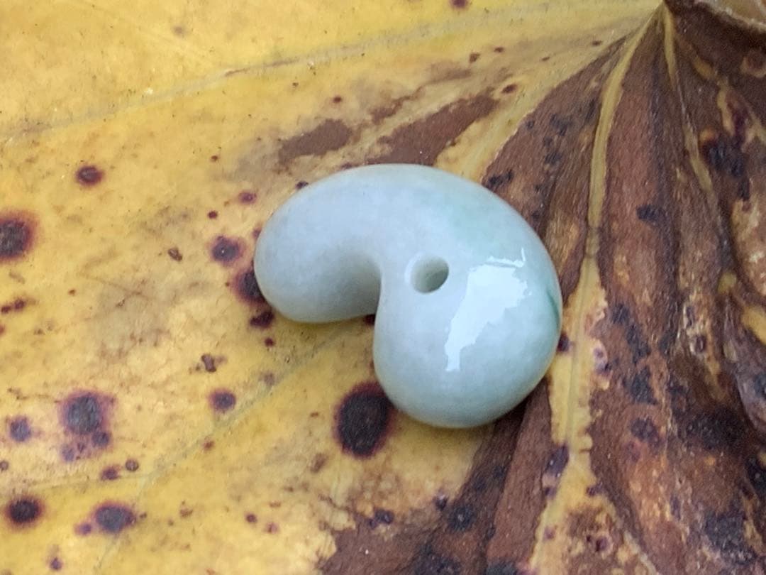 ⭕️ 古代神様からの縁起物　糸魚川翡翠ジェダイト勾玉　本物をお身近に　ソーティング