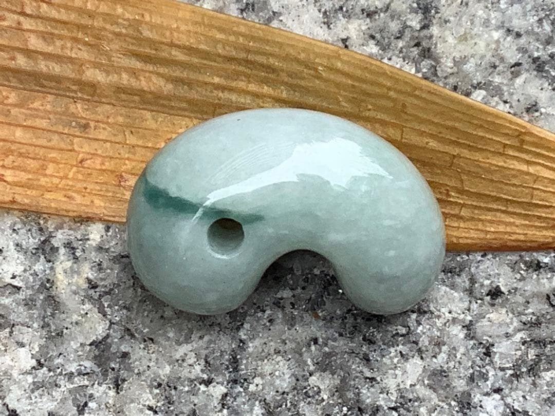 ⭕️ 古代神様からの縁起物　糸魚川翡翠ジェダイト勾玉　本物をお身近に　ソーティング
