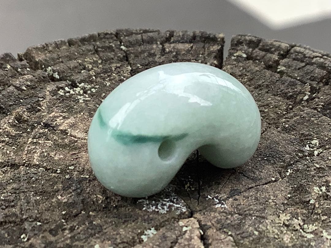 ⭕️ 古代神様からの縁起物　糸魚川翡翠ジェダイト勾玉　本物をお身近に　ソーティング
