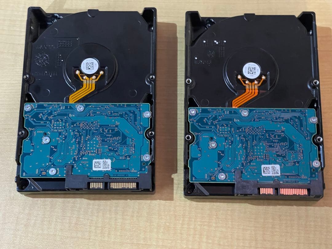 HGST 2011 年製 3.5 2TB HDD 2 個(ジャンク相当