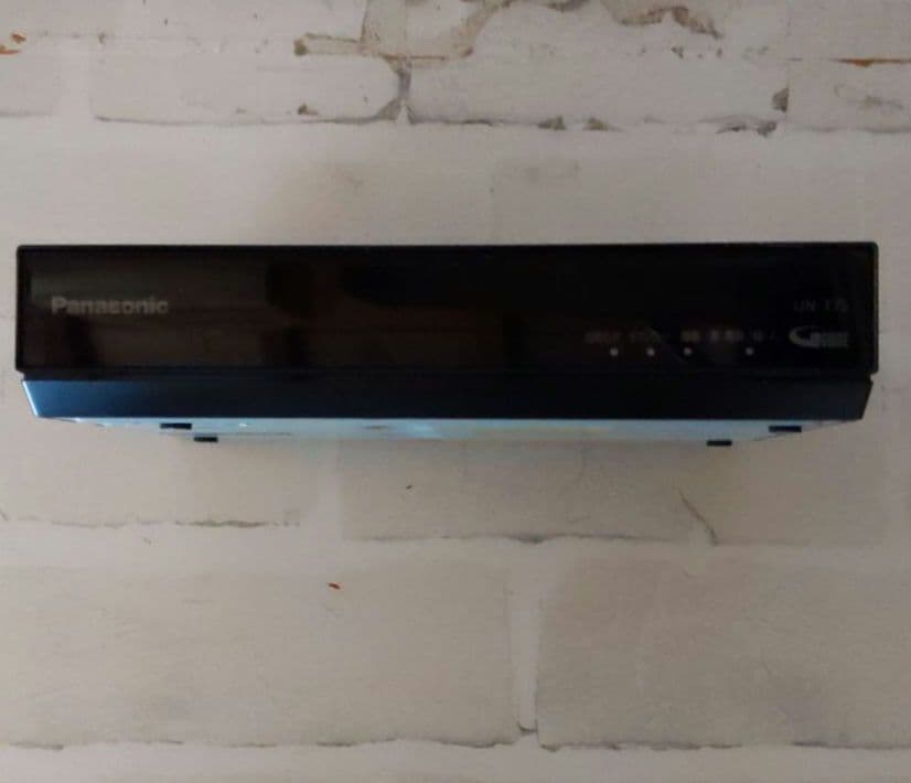 y*s様 美品 パナソニック ポータブルテレビ プライベートビエラ UN-10T