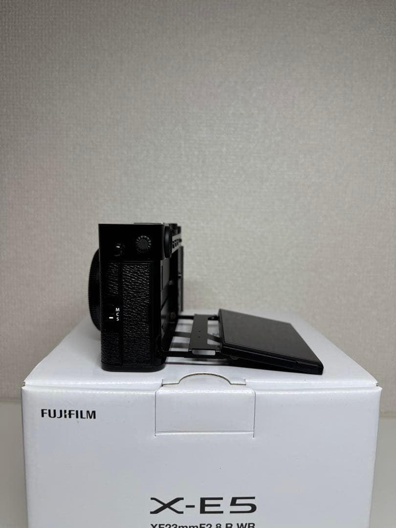 富士フイルムX-E5 本体 ブラック