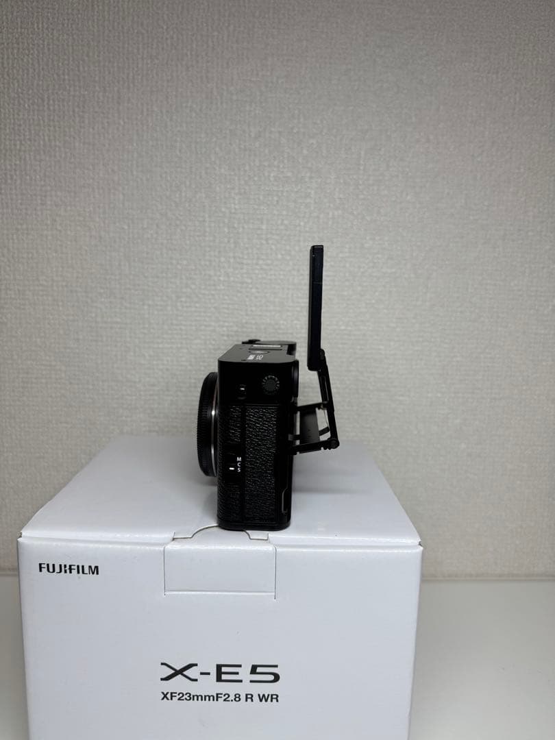 富士フイルムX-E5 本体 ブラック