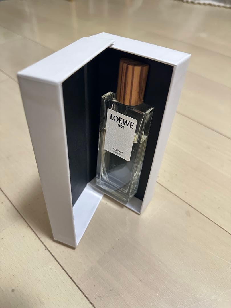 LOEWE 香水　001 WOMAN 50ml