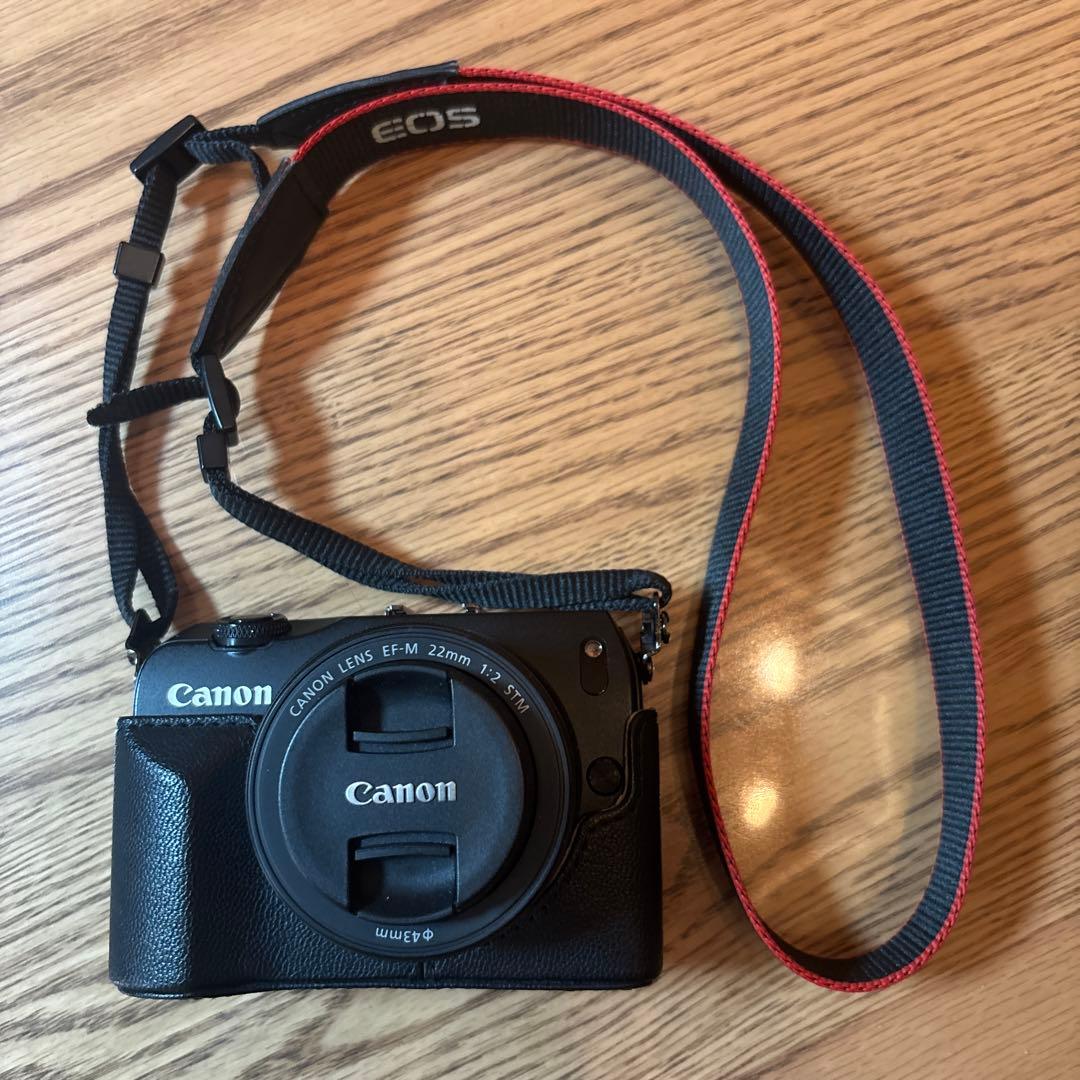 Canon EOS M デジタルカメラ 22mmと18-55mmレンズ2本付き