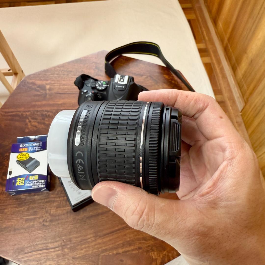 Nikon ニコン D5600 デジタル一眼レフカメラ