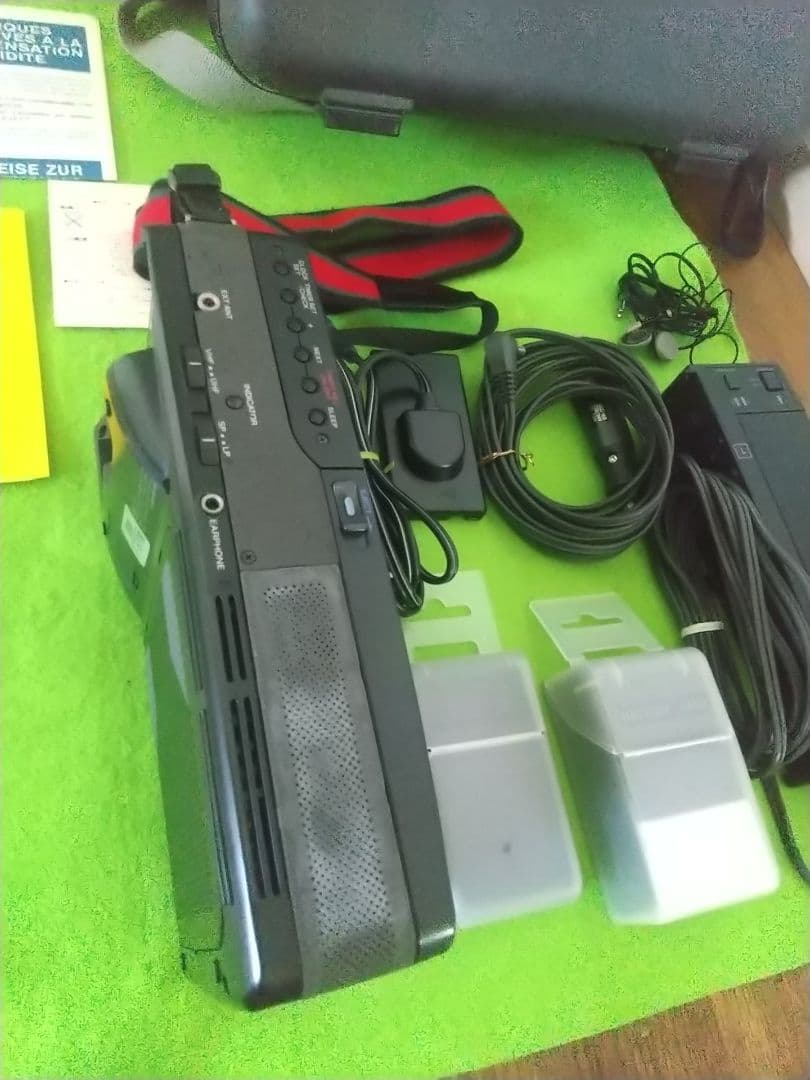 昭和家電 SONY VIDEO WALKMAN GV-8 通電OK 専用ケース付