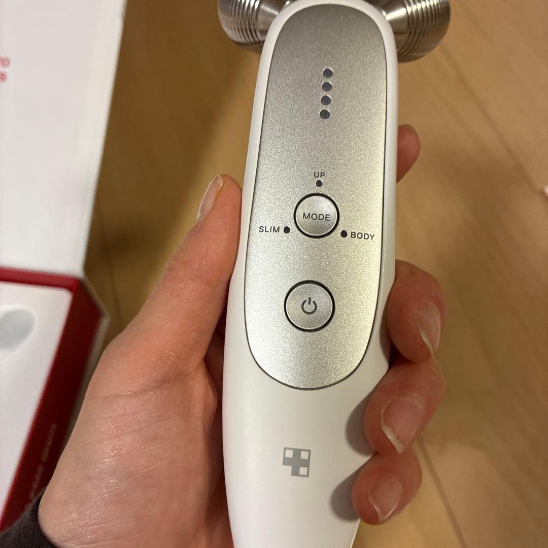 medicube AGE-R 美顔器