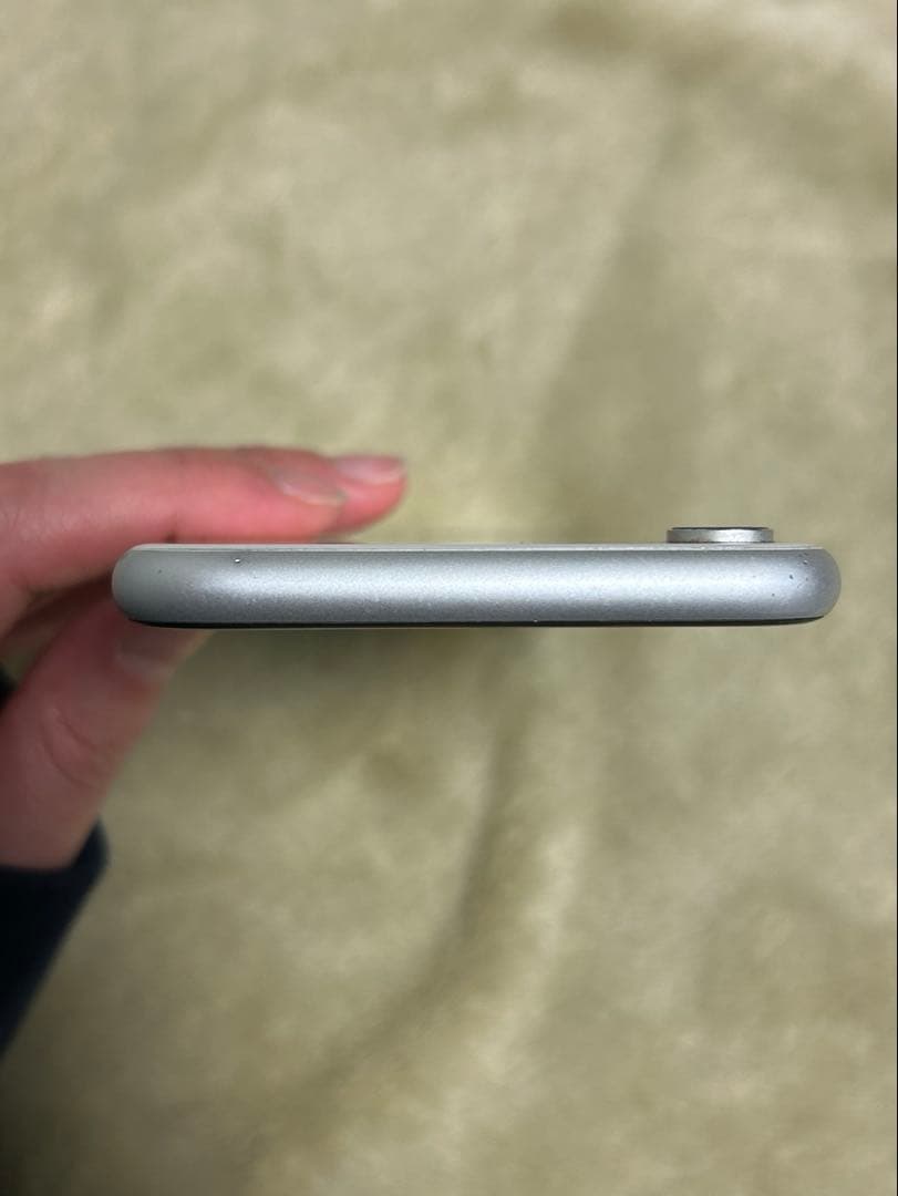 iPhoneXr ホワイト(傷あり)