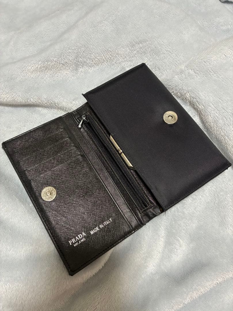 PRADA 財布　黒