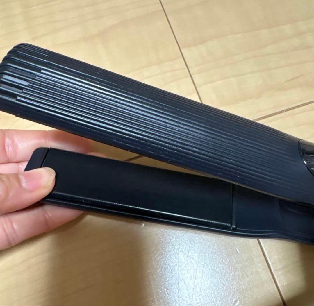 リファ　ストレートアイロンプロ　ブラック　2023年製