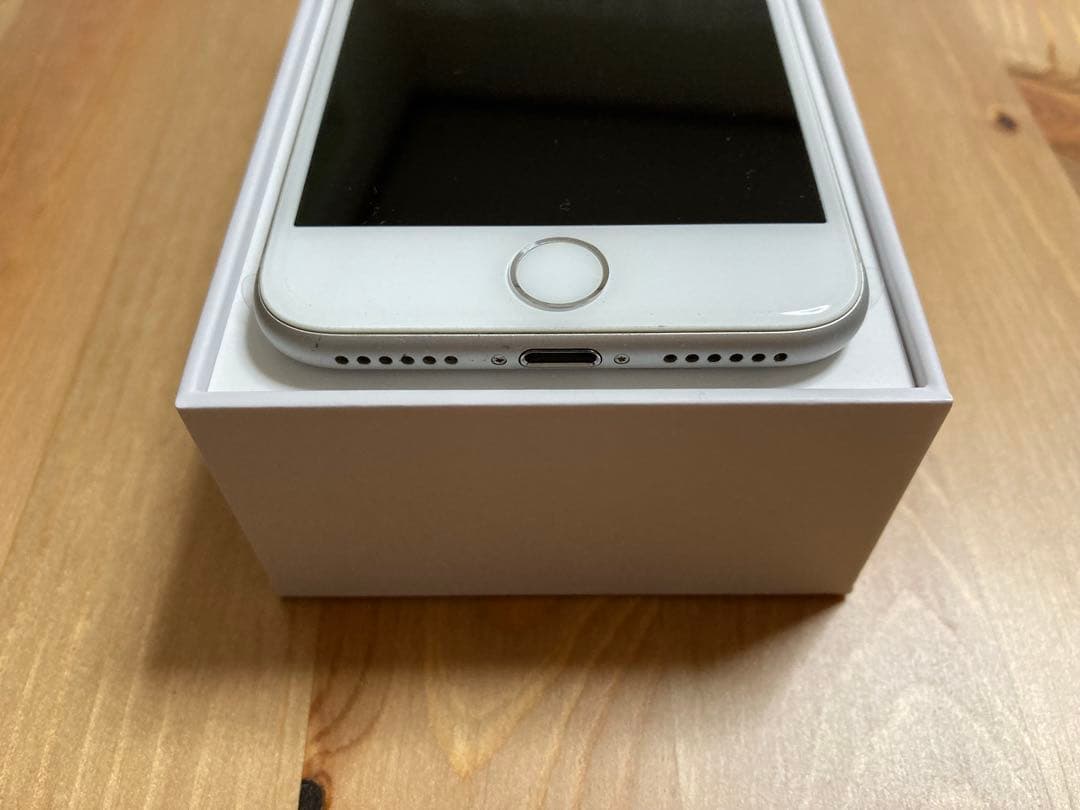 iPhone8 64GB ホワイト　SIMフリー