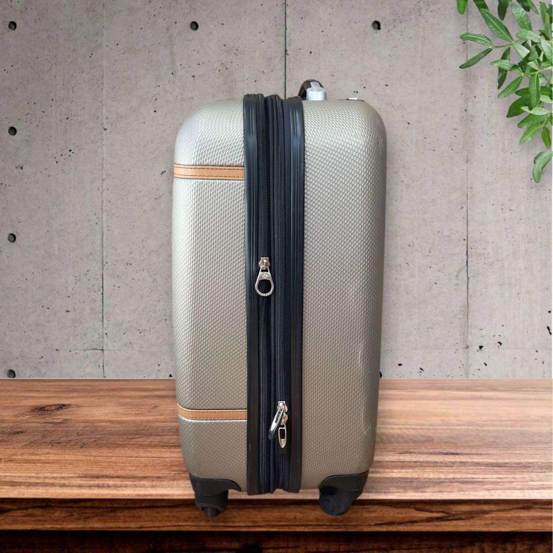 Samsonite 機内用 持ち込み 4輪 スーツ キャリーケース シルバー