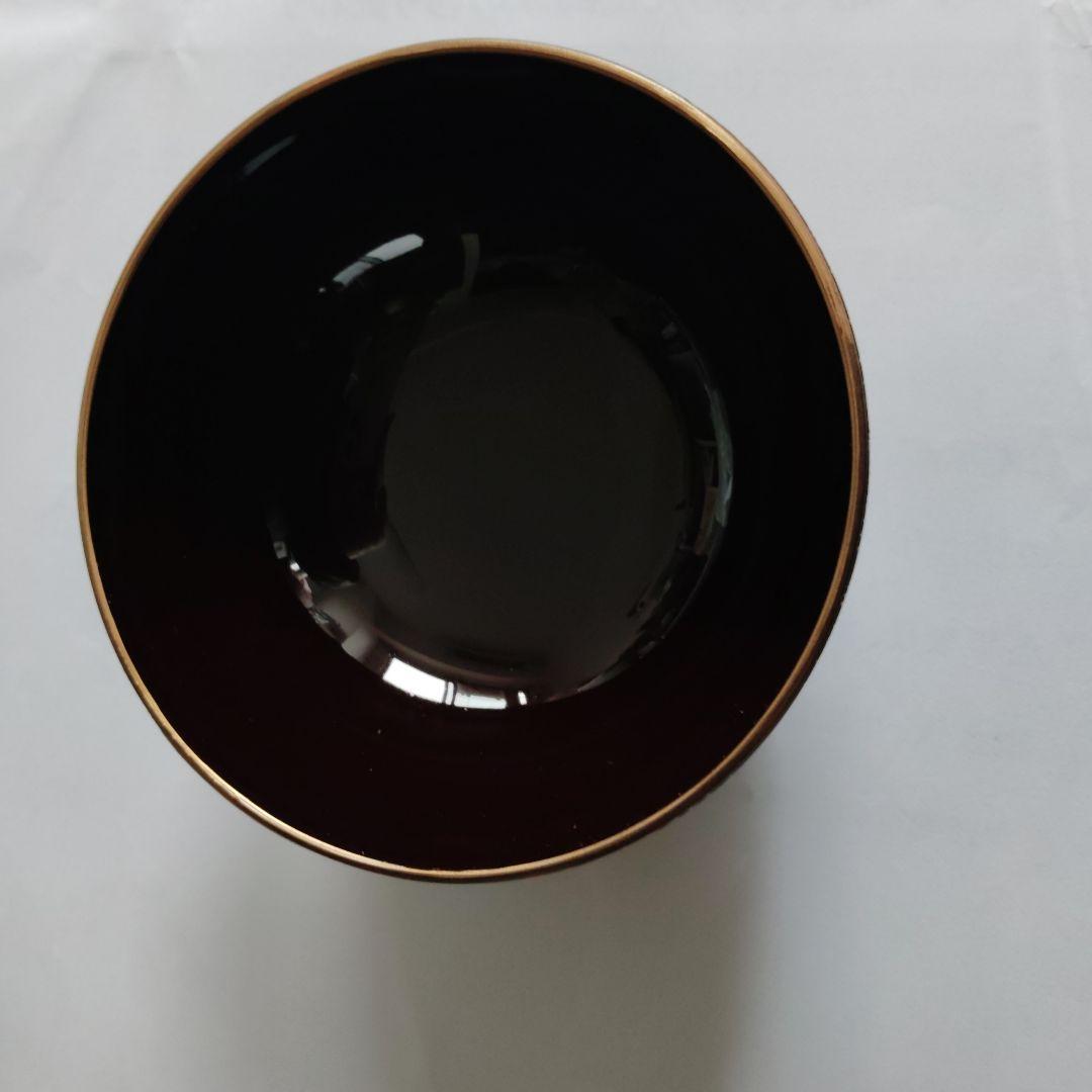 非常に珍しい桂由美さんが創作した漆器のお椀とお盆のセット・未使用品の逸品です・