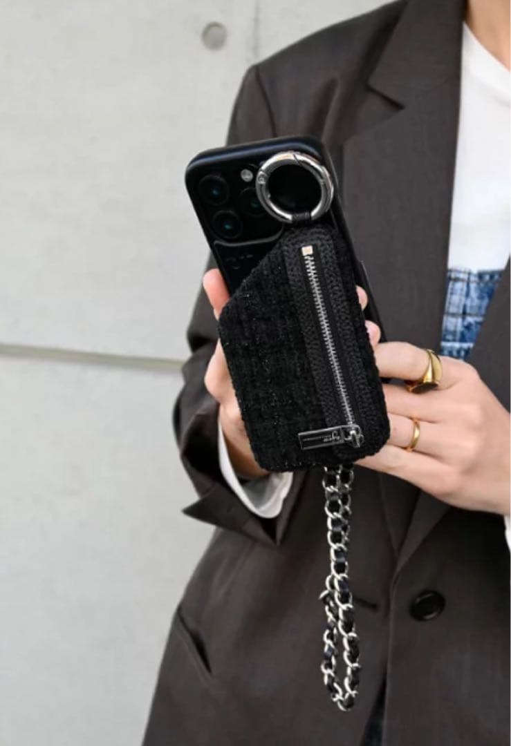 ajew iPhone 16用ケース ブラック
