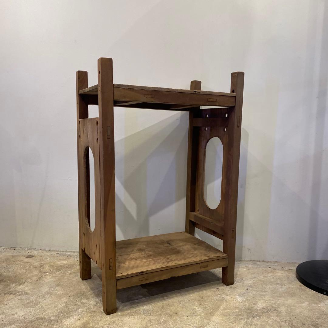 淡い木味の二段展示台 棚 飾り台 古道具 本棚
