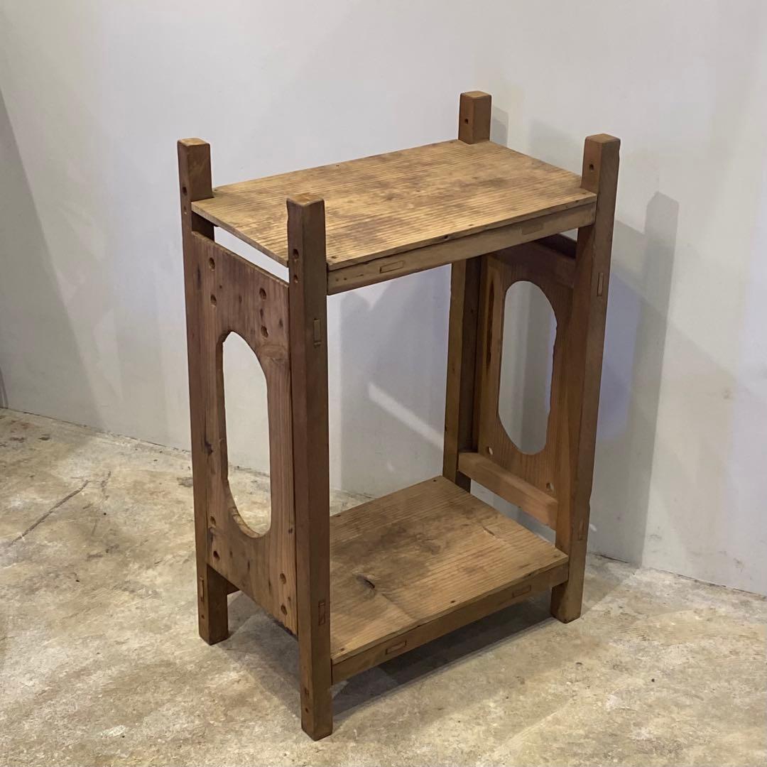 淡い木味の二段展示台 棚 飾り台 古道具 本棚