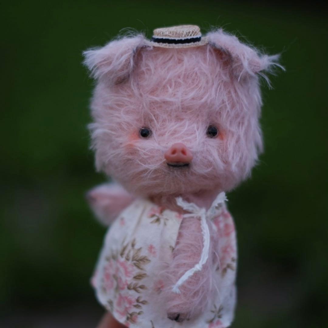 森の中の仔豚 ぬいぐるみ アーティストベア 海外作家様 ハンドメイド ブタ