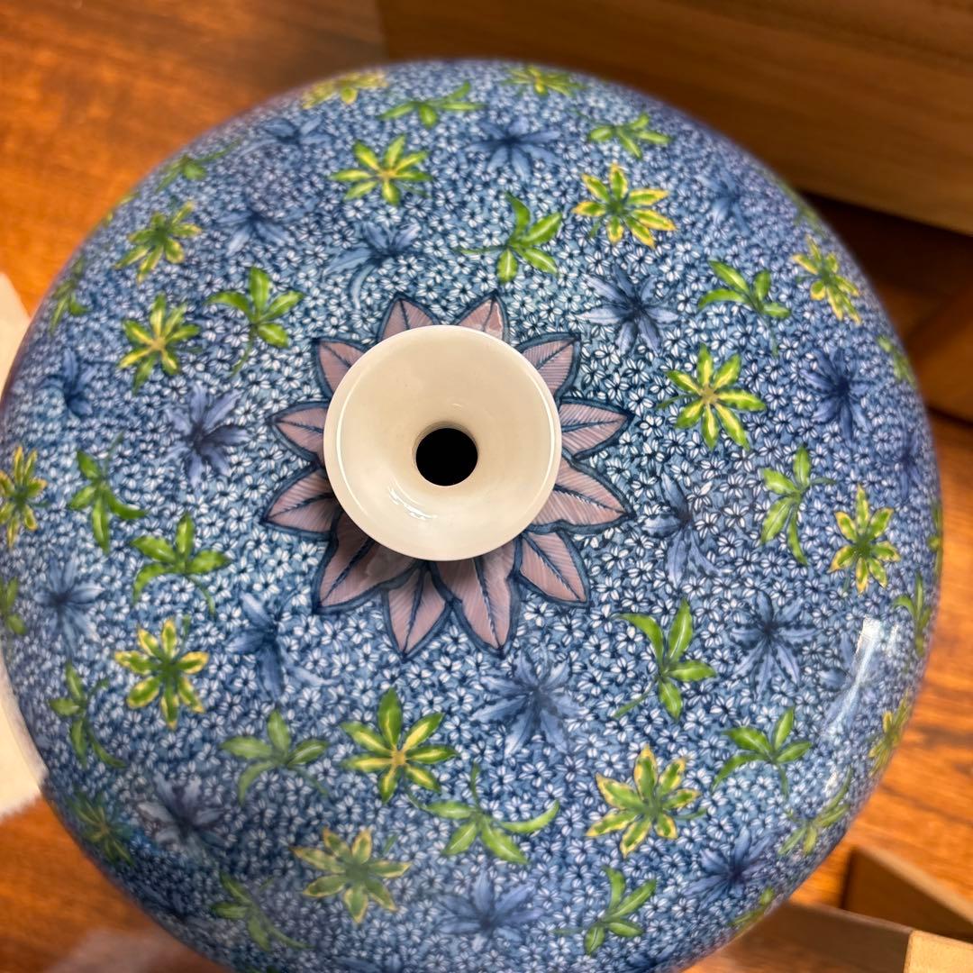 葉山有樹作品　　　花模様の陶器 花瓶 木製箱付き