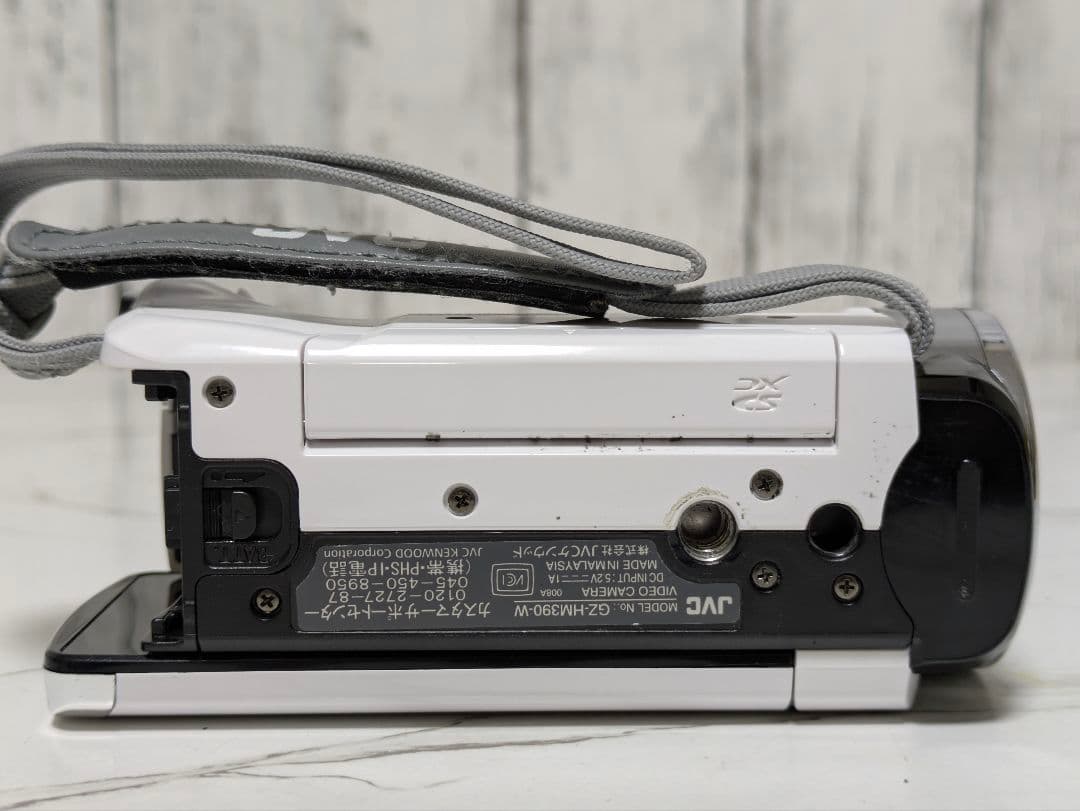 ② JVC　GZ-HM390　ホワイト