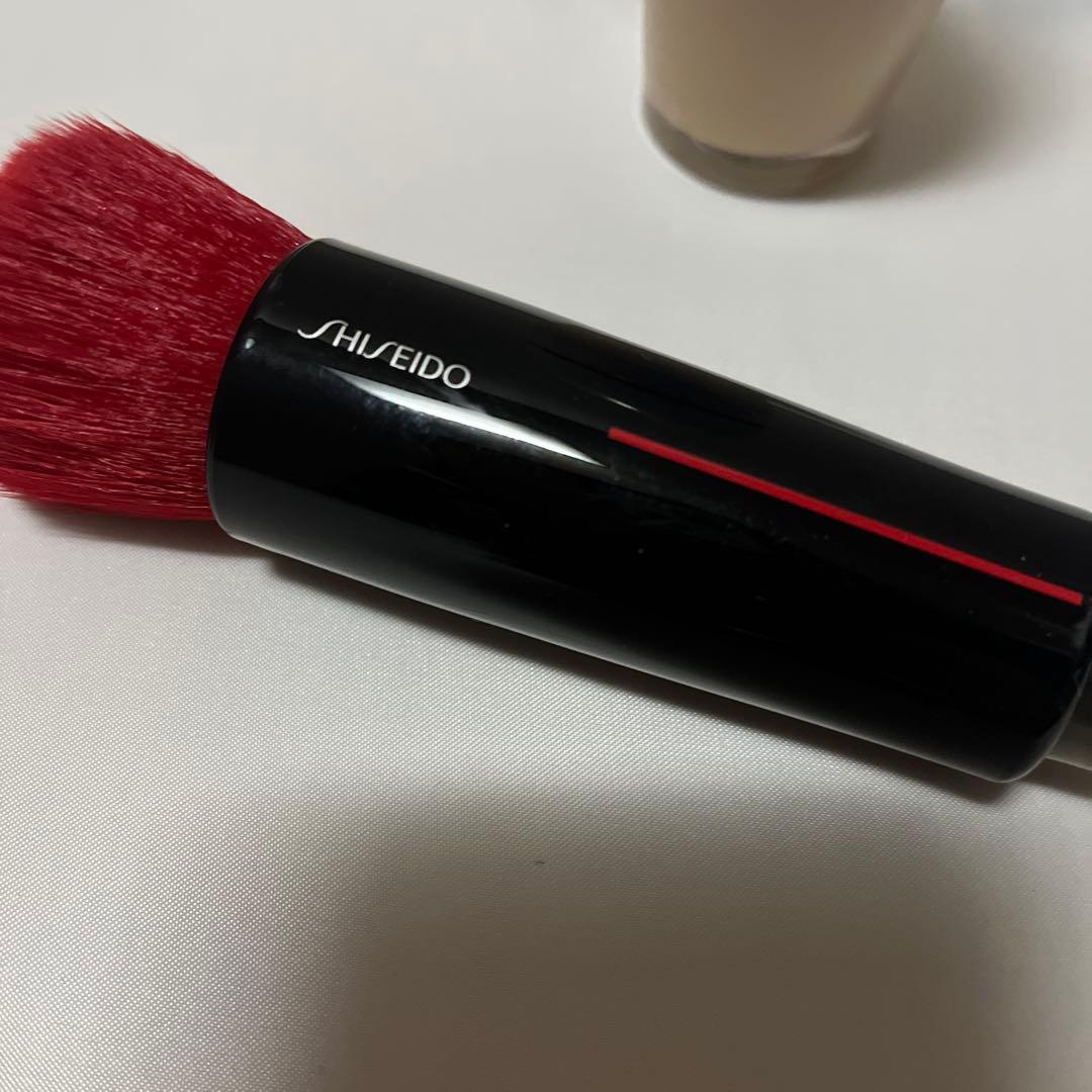 SHISEIDO リバイタルエッセンス スキングロー　フェイスデュオ　250番