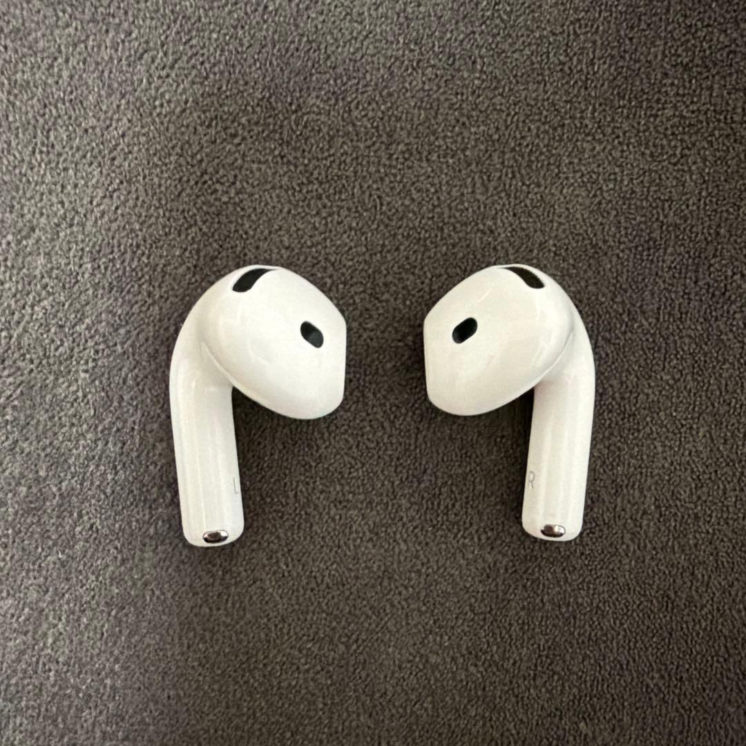 Apple AirPods4 本体　箱付き