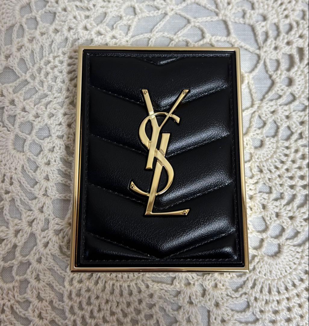 YSL イヴ・サンローラン クチュール ミニ クラッチ 400 アイシャドウ