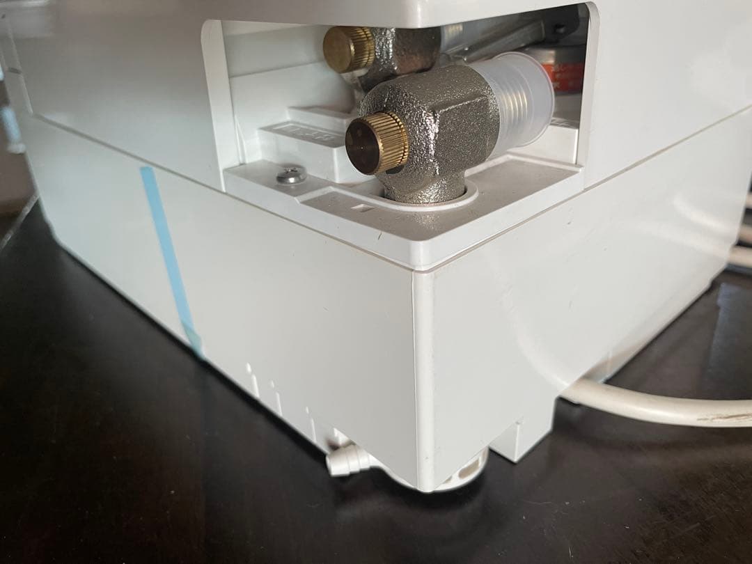 TOTO 小型電気温水器 湯ぽっとREWF03 本体のみ
