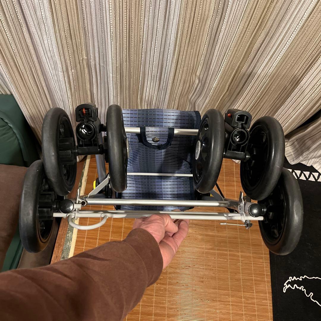 幸和製作所　シルバーカー　ウォーキングステッキー　【室内保管】