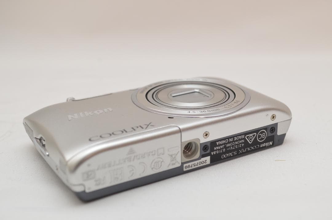 ✨美品✨ Nikon Coolpix S3600 シルバー 動作Ok