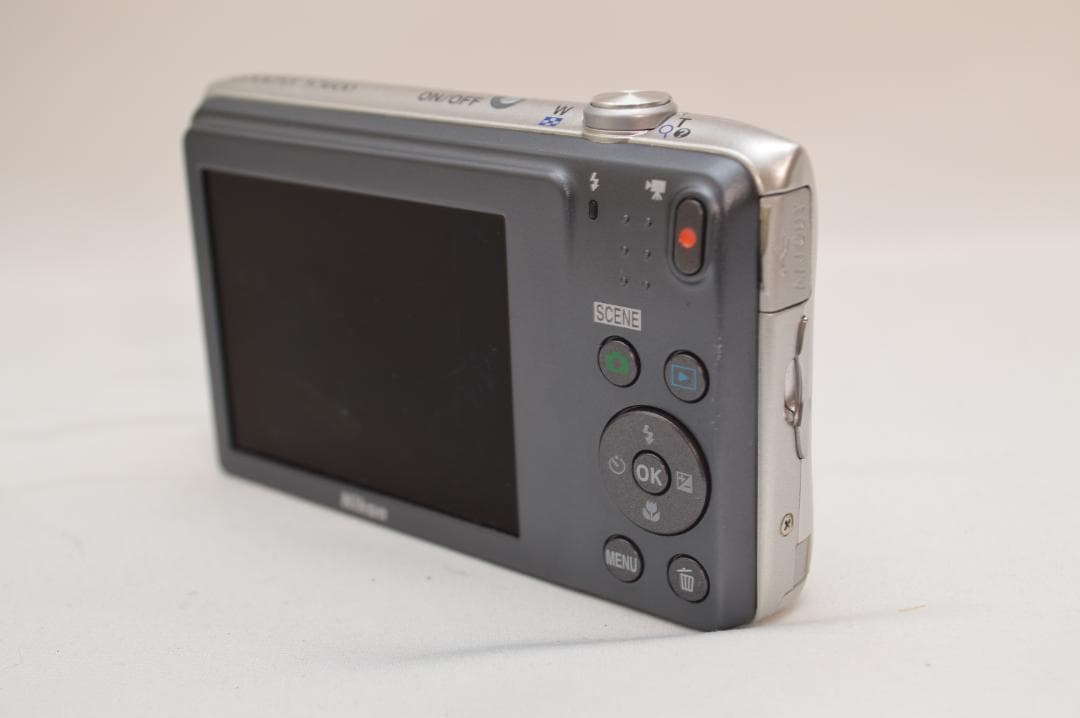 ✨美品✨ Nikon Coolpix S3600 シルバー 動作Ok
