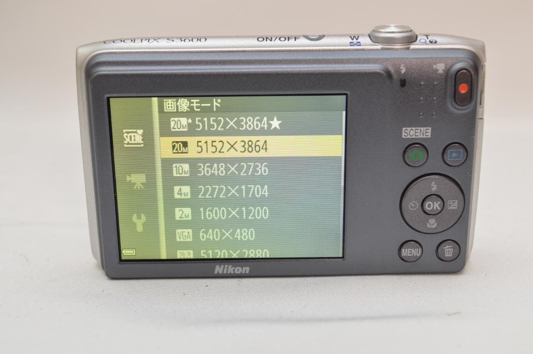 ✨美品✨ Nikon Coolpix S3600 シルバー 動作Ok