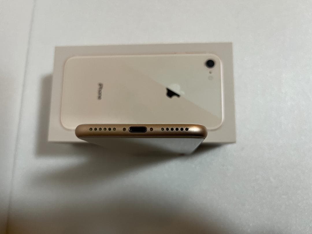 【中古・美品】 iPhone8 64GB 本体のみ ゴールド SIMロックなし