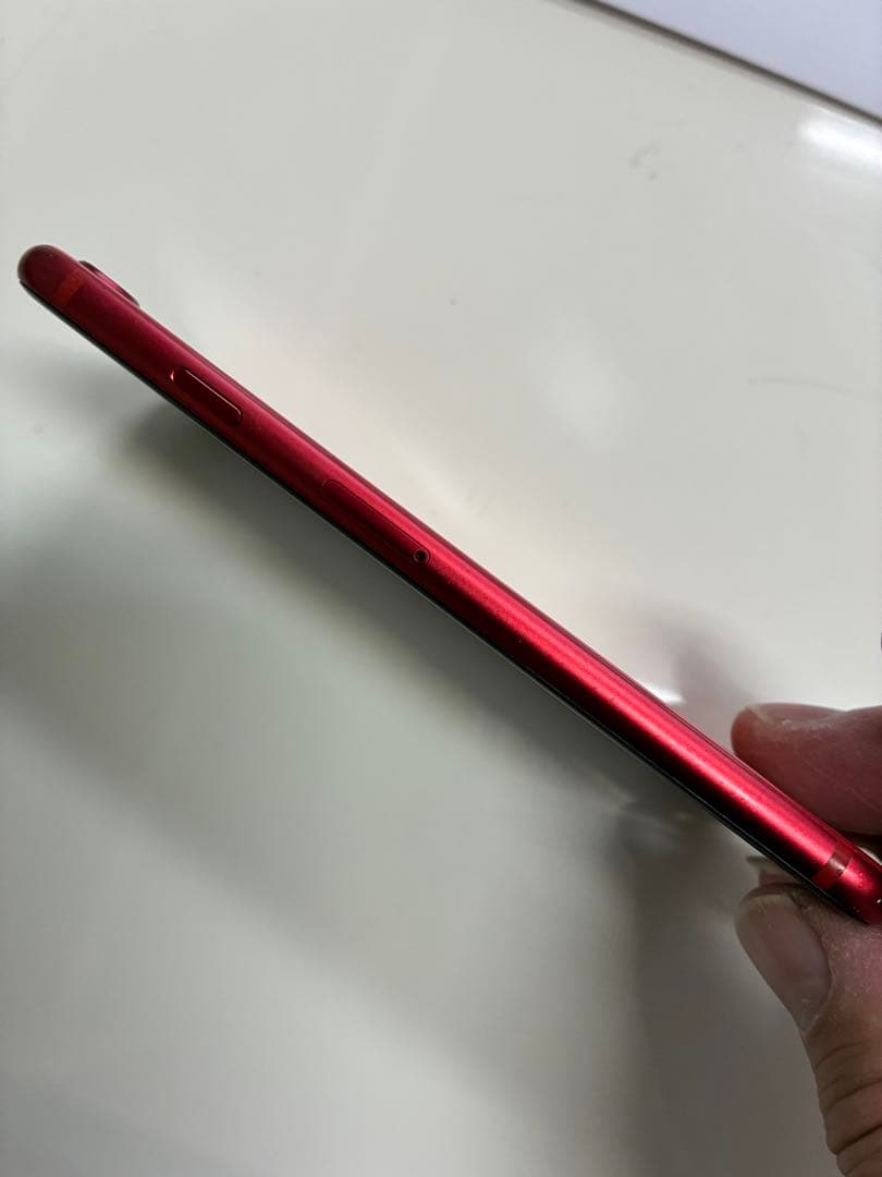 iPhone SE (第2世代) PRODUCT(RED)simフリー