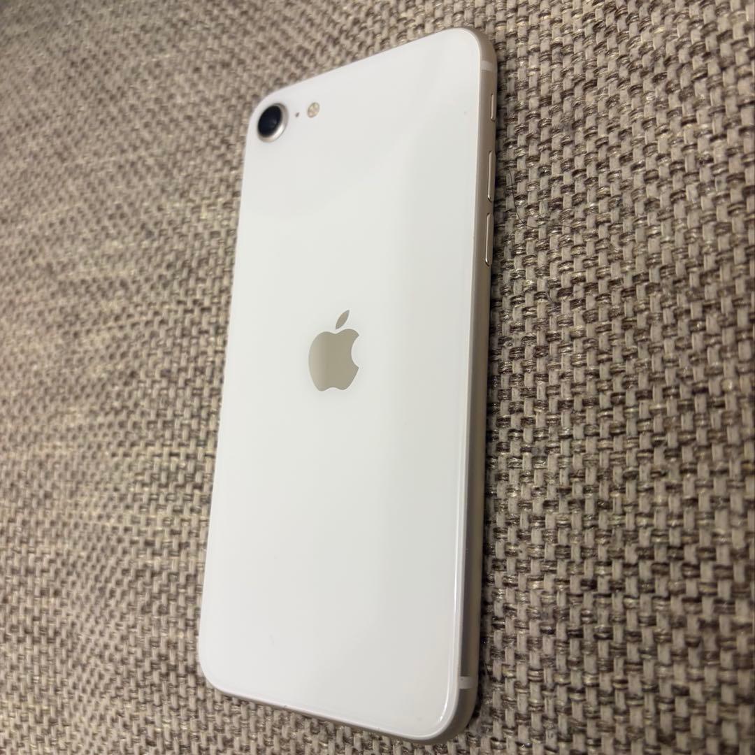 中古品　iPhone SE3 本体 128GB スターライト
