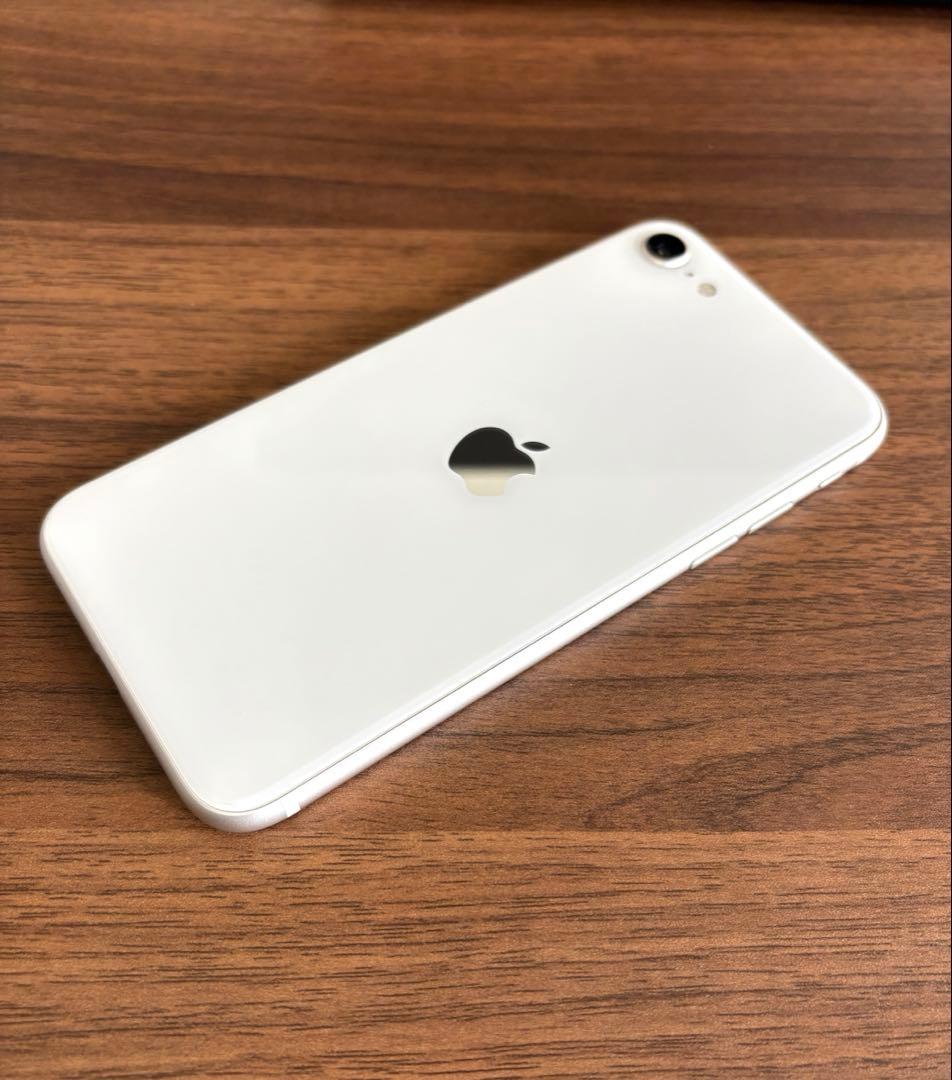 iPhoneSE3 SIMフリー 128GB スターライト 白 MMYG3J/A