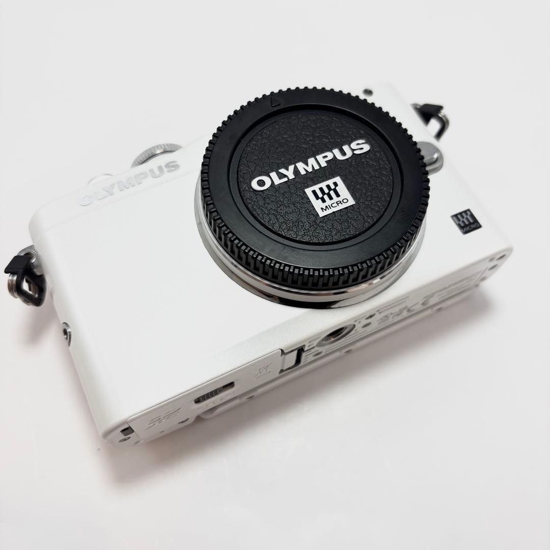 【美品】OLYMPUS PEN Lite E-PL6 ボディ ミラーレス一眼