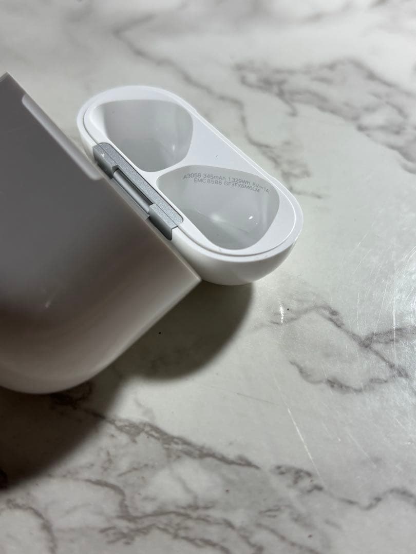 AirPods 4 本体 ANCなし