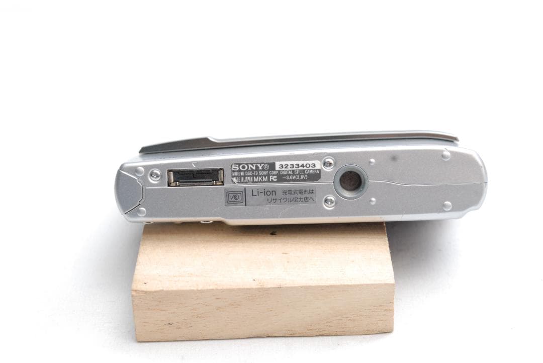 SONY CyberShot DSC-T9 (良品）